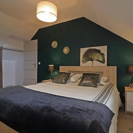 Bed & Breakfast Domaine Du Clos Henri Essay