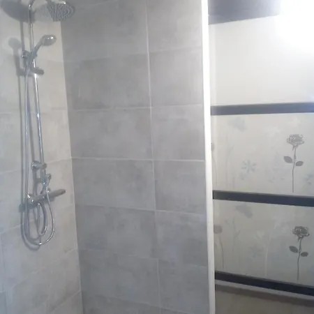 Couette-café Domaine Du Clos Henri 3*