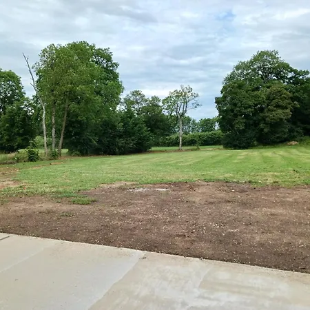 Domaine Du Clos Henri Bed & Breakfast Essay