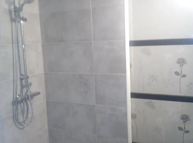 Couette-café Domaine Du Clos Henri 3*